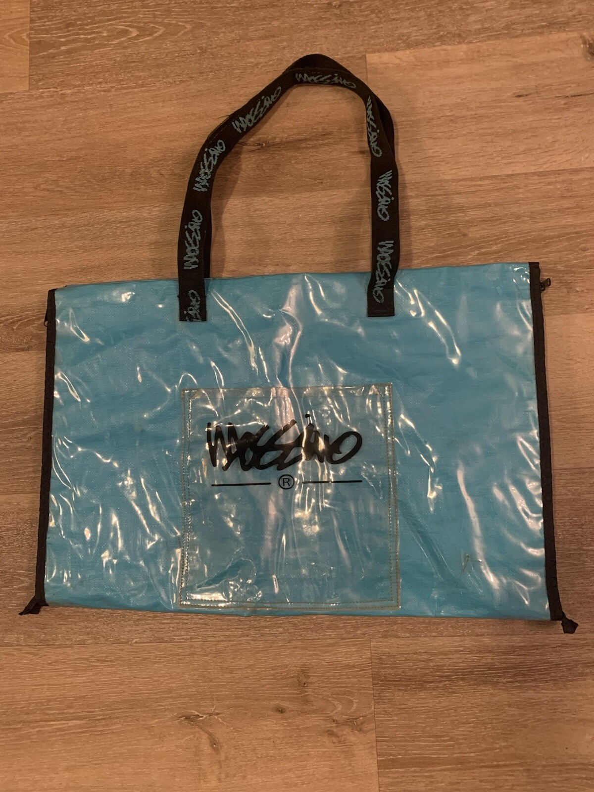 VTG. MOSSIMO~FOLDABLE MAT~TOTE BAG~OUTSIDE POCKET~ZIPPER SIDES~LOGO STRAPS~97208