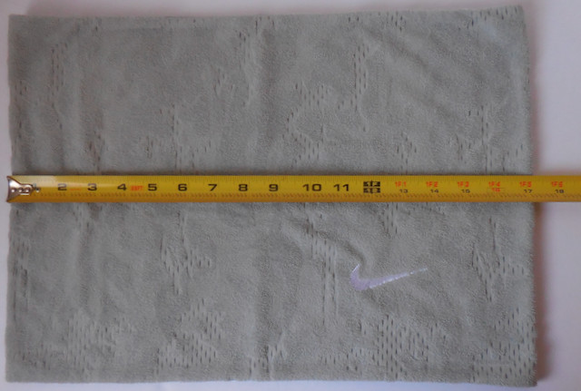 Nike Cooling Towel Scarf LT Smoke Grey/Anthracite/White 17&Prime; X 12&Prime;