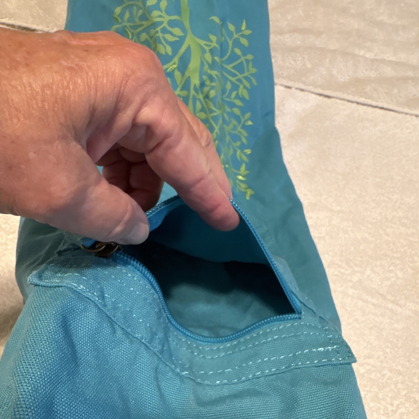Gaiam Large Yoga Mat Bag 15L Blue Green Zip Zippered Pocket Tree Nylon