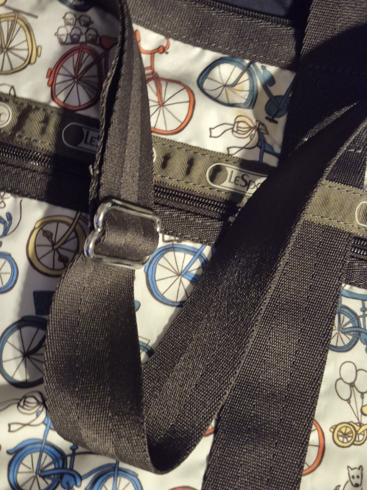 LeSportsac Travel Yoga Gym Duffle Bag 6 outside zip pockets muli-colors bicycles