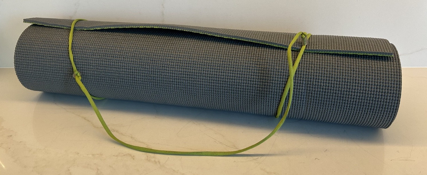 1/4&Prime; YOGA Sticky Mat DOUBLE Thickness! 24 x 68&Prime; With Carrying Strap !!