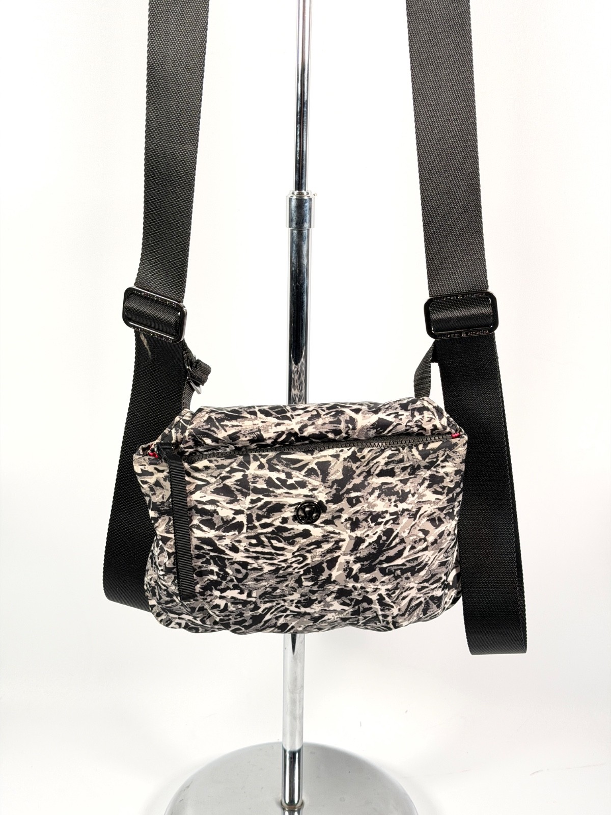 Lululemon Essential Mat Carrier Ripple Seal Grey Black U9AAQS 2016