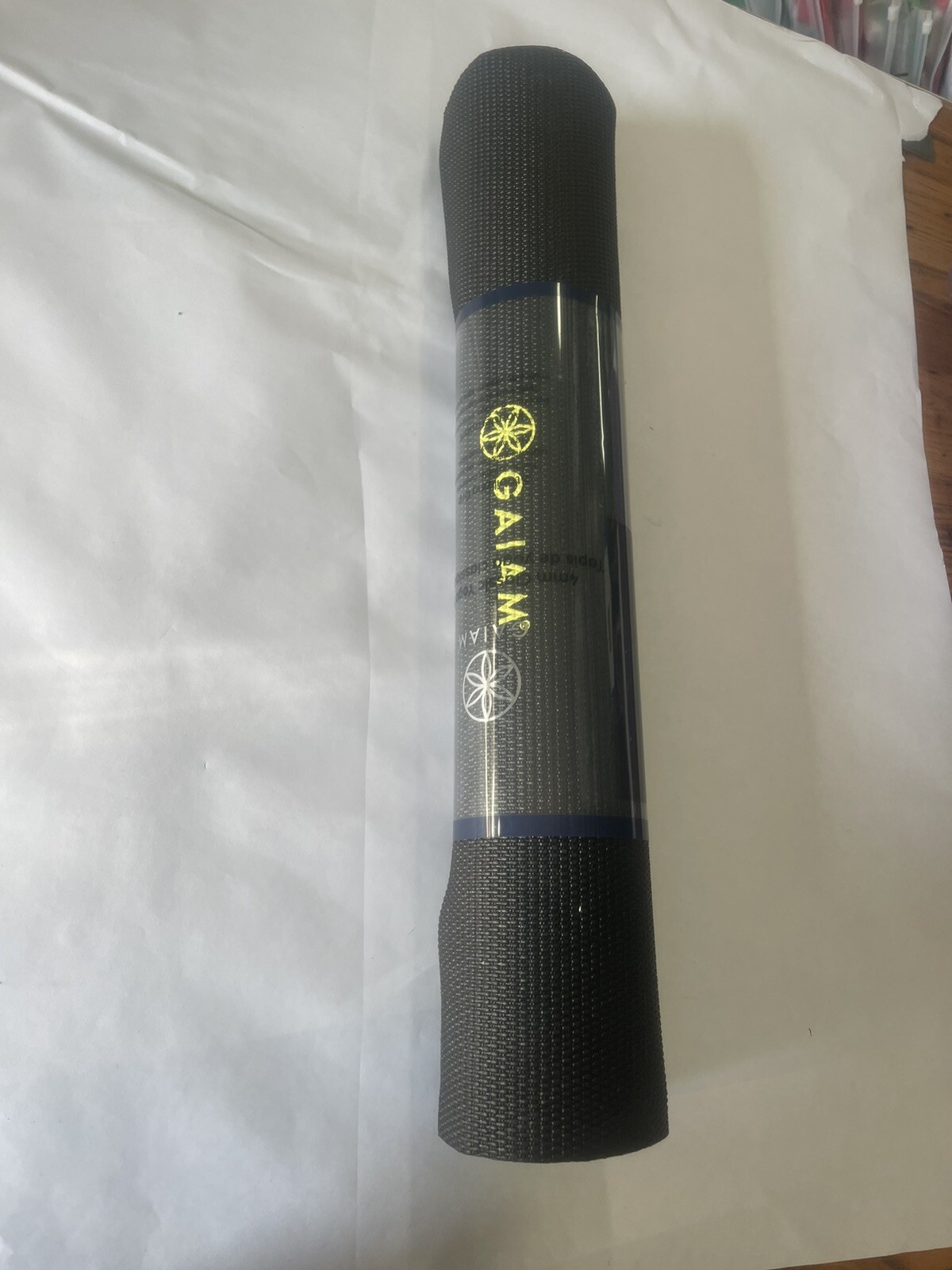 Gaiam Classic Yoga Mat 4mm Thick Lightweight Non Slip BLK & YL Solid Yoga Mat,