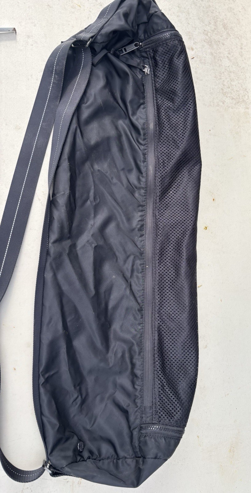 Lululemon Athletica Mamaste Yoga Mat Tote Adjustable Strap, Compartments Zipper