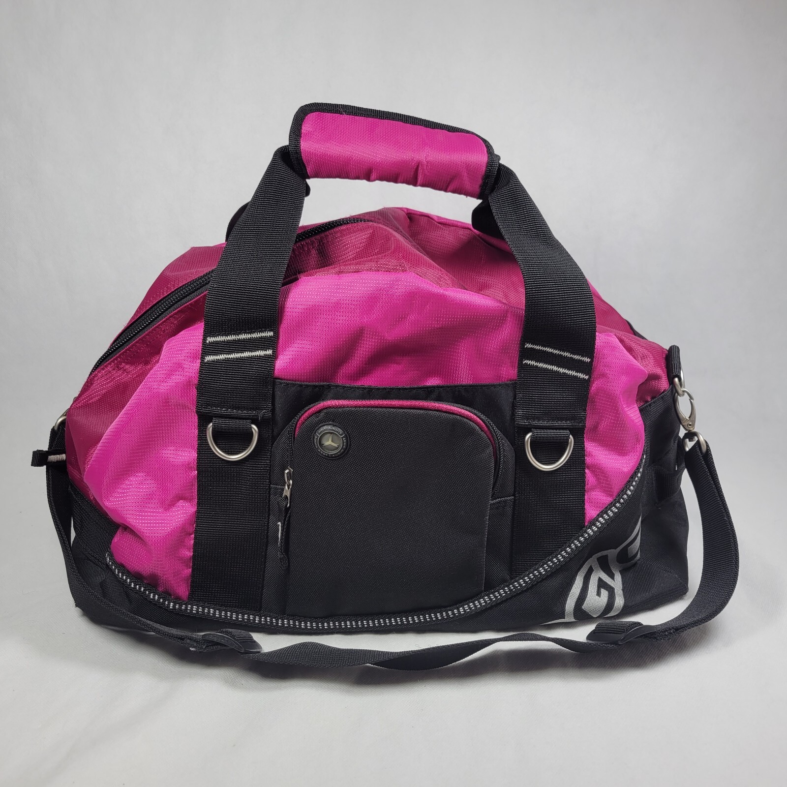Ogio half dome bag, audio port double duffle / Gym/travel /shoulder strap,