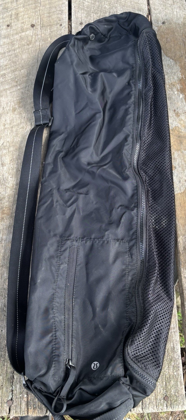 Lululemon Athletica Mamaste Yoga Mat Tote Adjustable Strap, Compartments Zipper