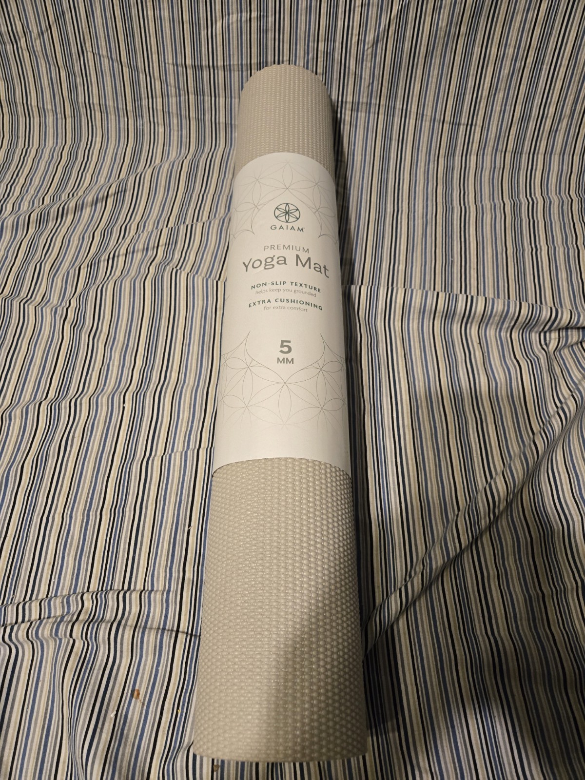 Gaiam Thick Yoga Mat Non Slip Fitness Pilates Workout Mat (7457-0280)