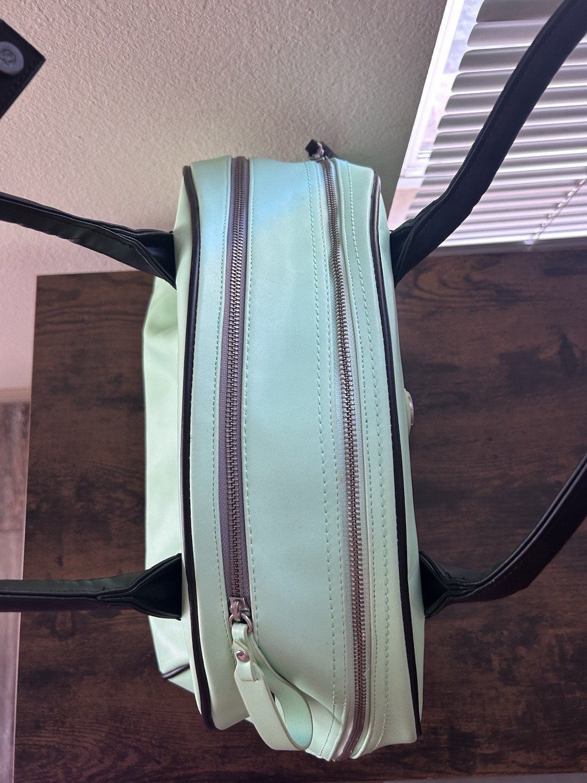 Lululemon Mint Green Yoga Mat Bag Synthetic Zipper 3 Pockets Adjustable Strap