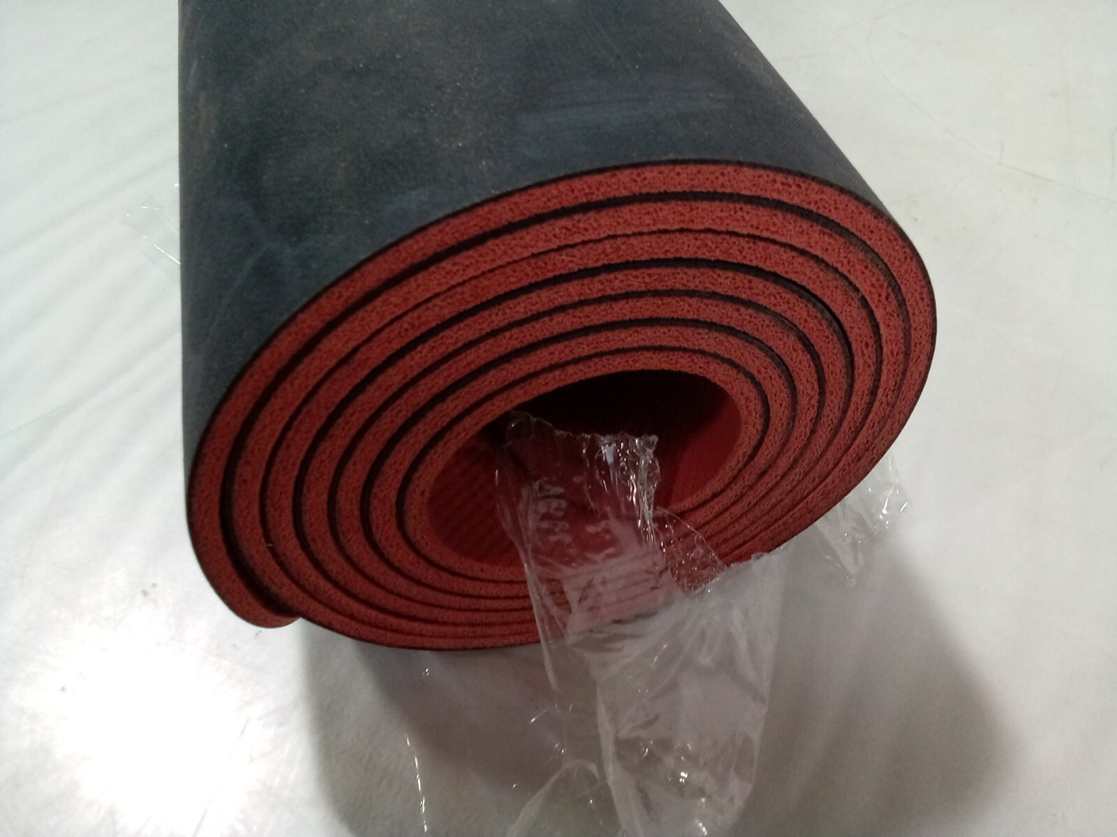 Peloton Reversible Workout Mat 71&Prime; x 26&Prime; 5mm Thickness Heavy Duty Black Red