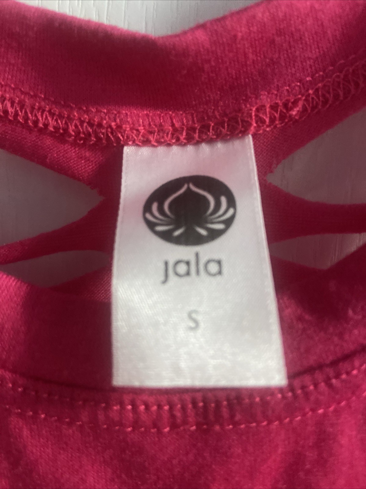 Jala bright pink yoga shirt sz Small women