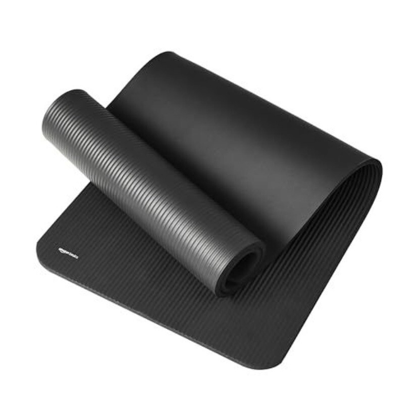 AMAZON BASICS 1/2&Prime; THICK EXERCISE YOGA MAT W/ CARRYING STRAP BLACK NEW!!!