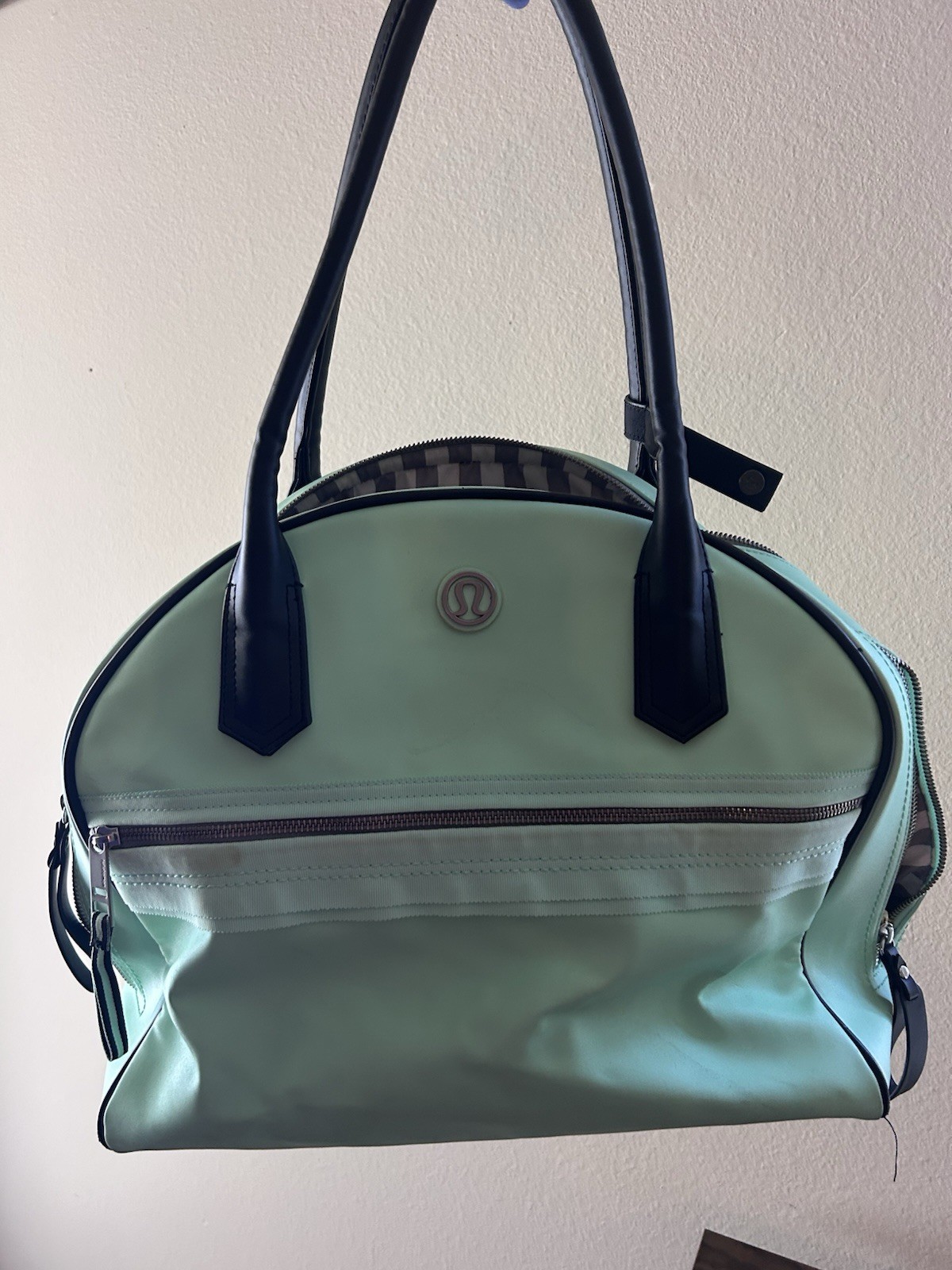 Lululemon Mint Green Yoga Mat Bag Synthetic Zipper 3 Pockets Adjustable Strap