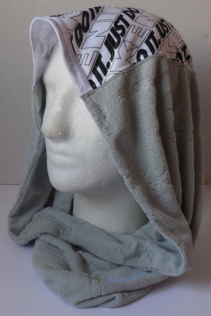 Nike Cooling Towel Scarf LT Smoke Grey/Anthracite/White 17&Prime; X 12&Prime;
