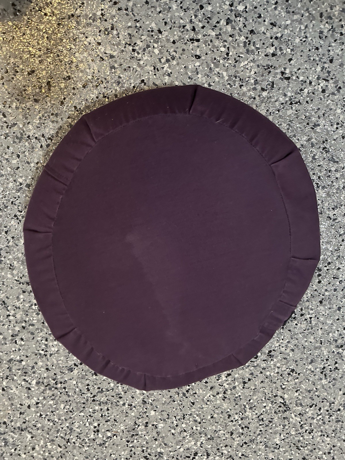 Hugger Mugger Zafu Meditation Poof Cushion Pillow Round Purple Plum Yoga Calm