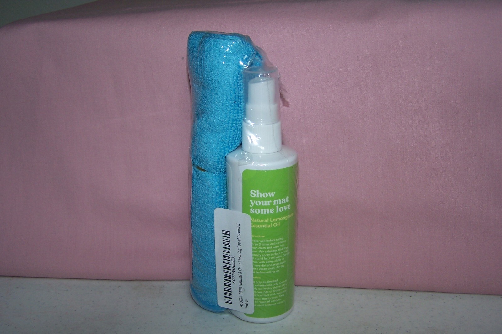 Asutra Yoga Detox Cleaner 4 fl. oz. & Microfiber Cleaning Towel Lemongrass Scent