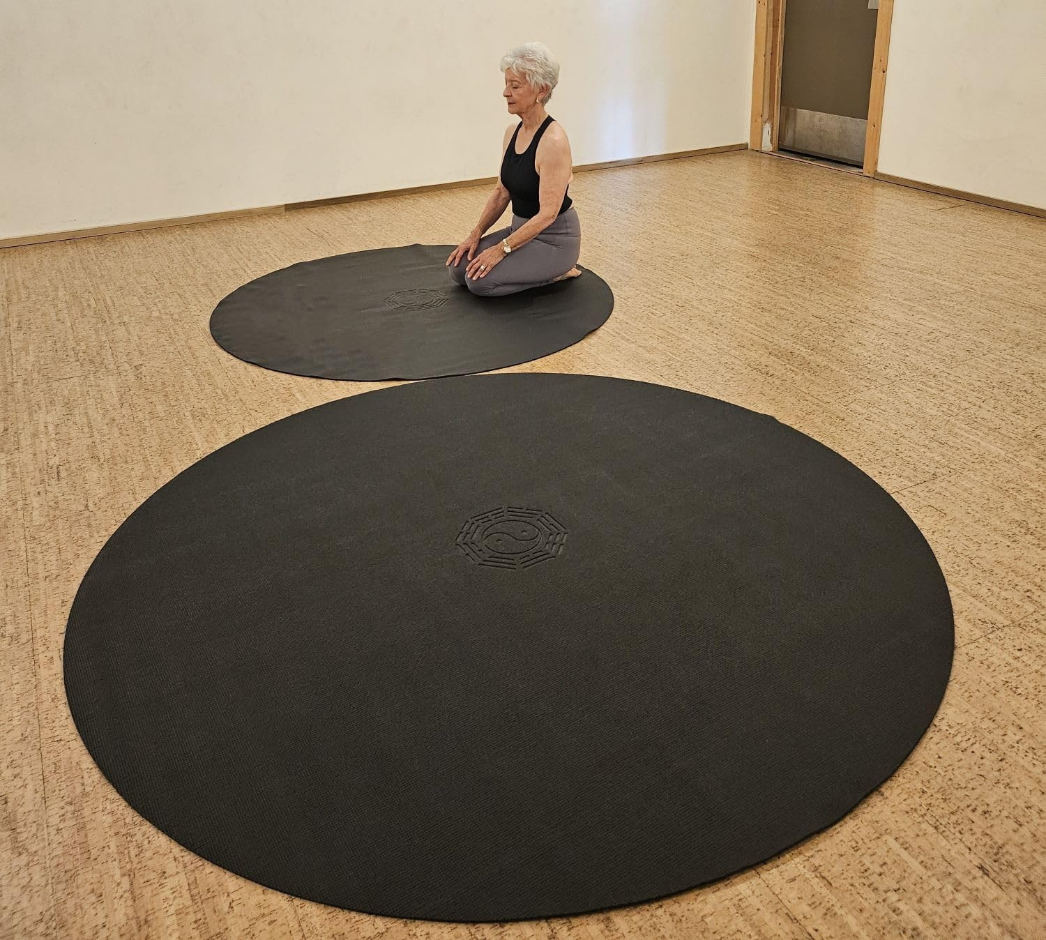 Extra Large 72&Prime; Round Yoga Mat for Meditation, Pilates & Tai Chi – Yin-Yang Desi