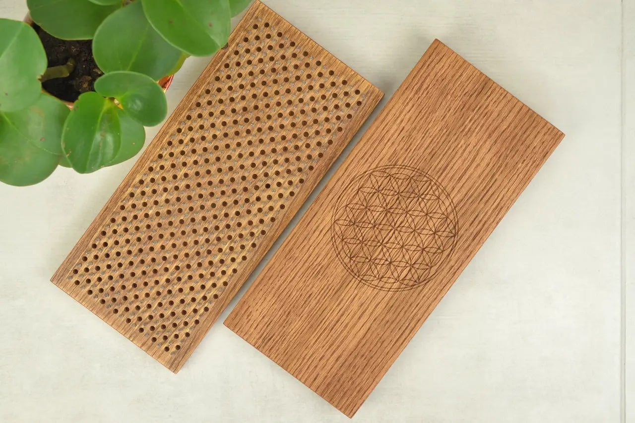 Oak Sadhu Board « Flower of Life » Galvanized Nails 10 mm/0.4 inch