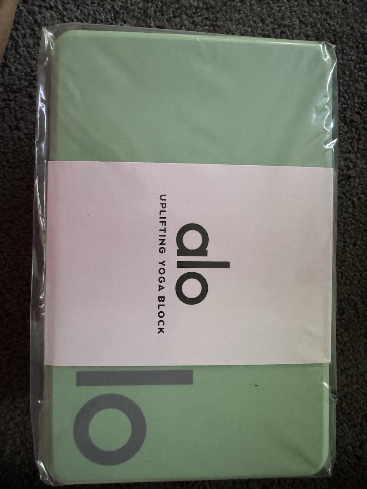 Alo Yoga Uplifting Yoga Block Honeydew/Silver One Size – 1 Block