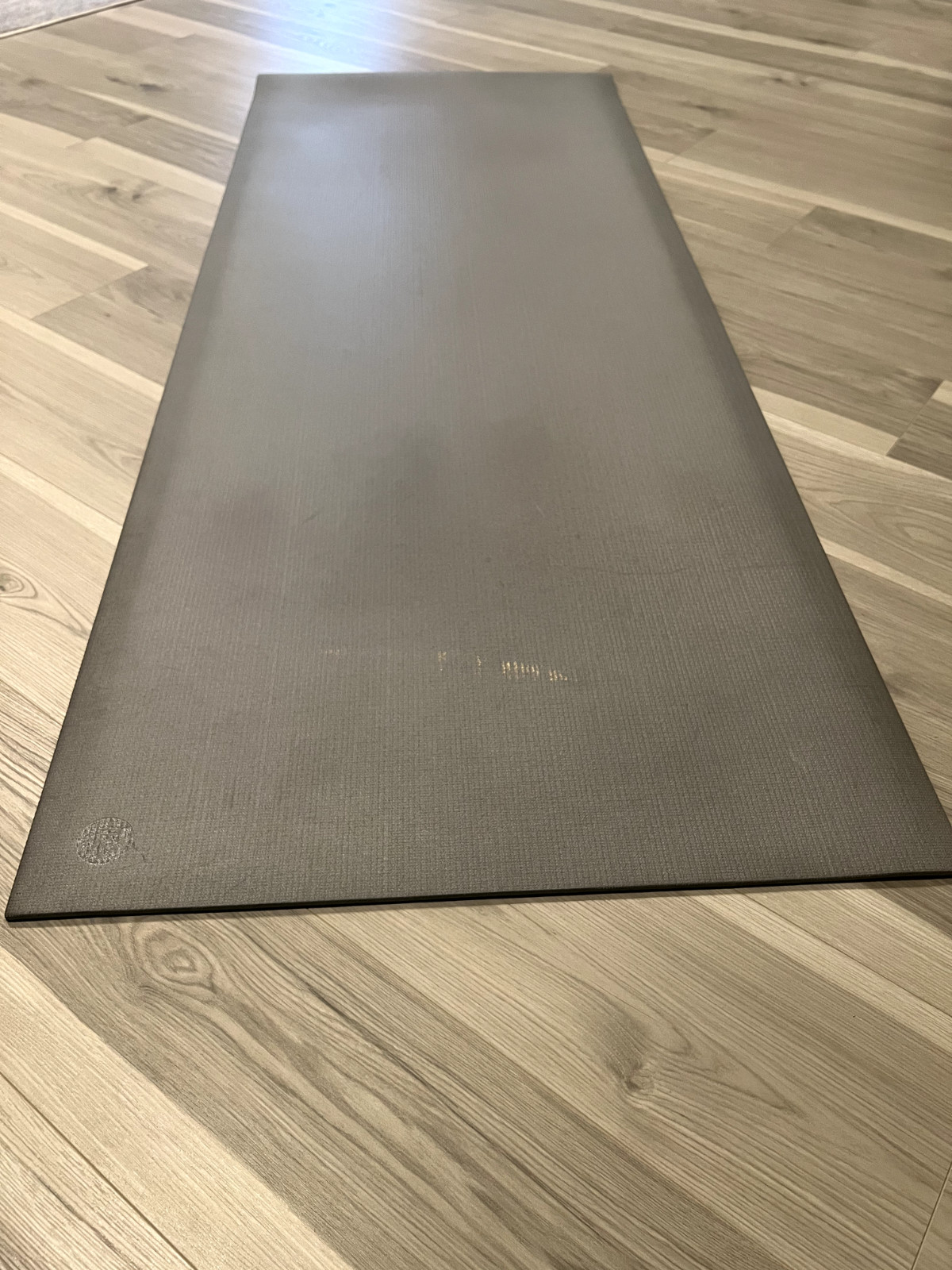 MANDUKA PRO YOGA MAT METALLIC LUSTER SILVER NAVY BLUE LIMITED EDITION 71X26 6MM