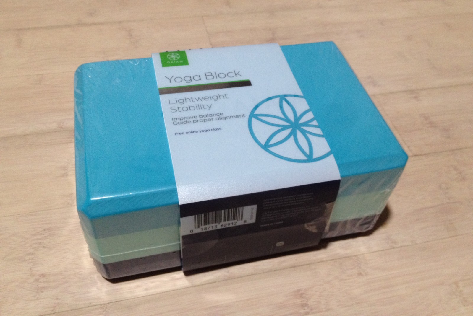 NEW Gaiam Yoga Block Lightweight Stability Balance Alignment 9&Prime;x6&Prime;x4&Prime;