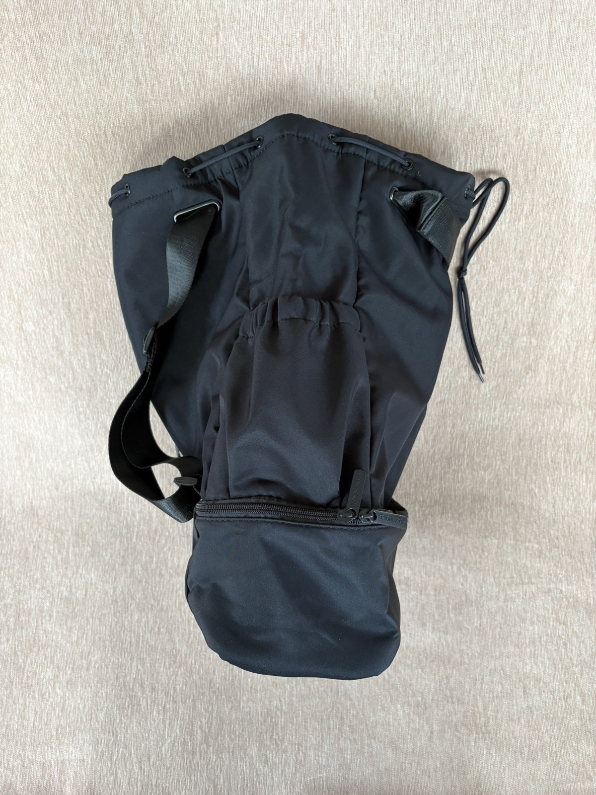 Beyond Yoga Black Convertible Gym Bag Backpack w/ Drawstring & Zip Pocket NWT