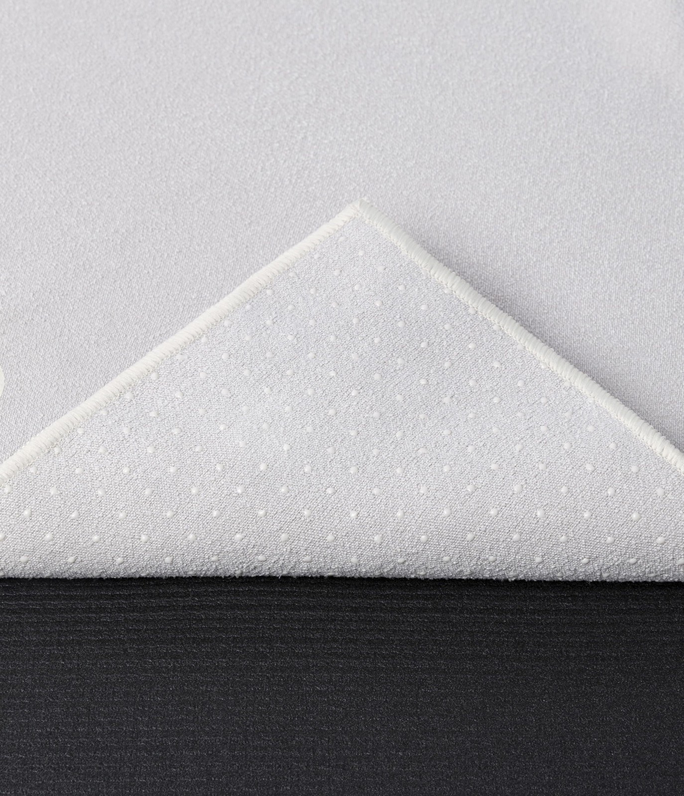 Manduka Yogitoes Hot Yoga Mat Towel – 71 Moisture Activated Grip Patented