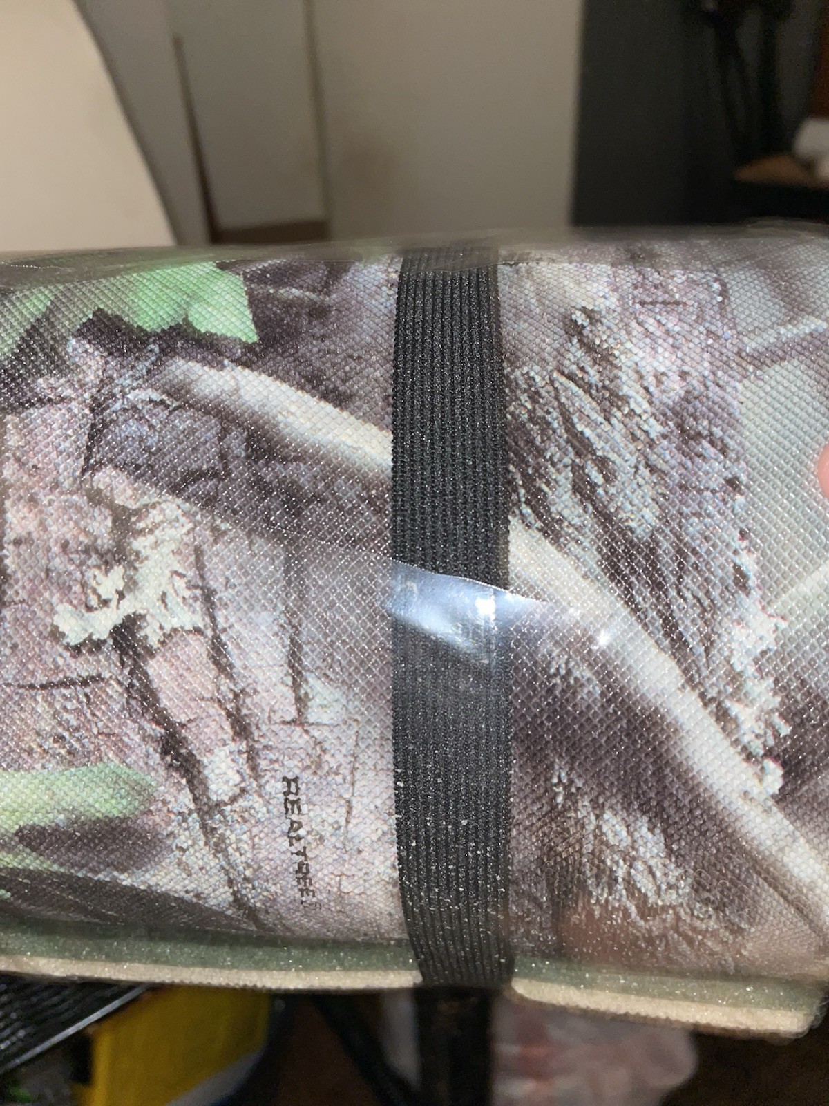 “Realtree Mossy Oak Camo Foam Sleeping Pad Roll Up Hunting Camping Mat 72””.