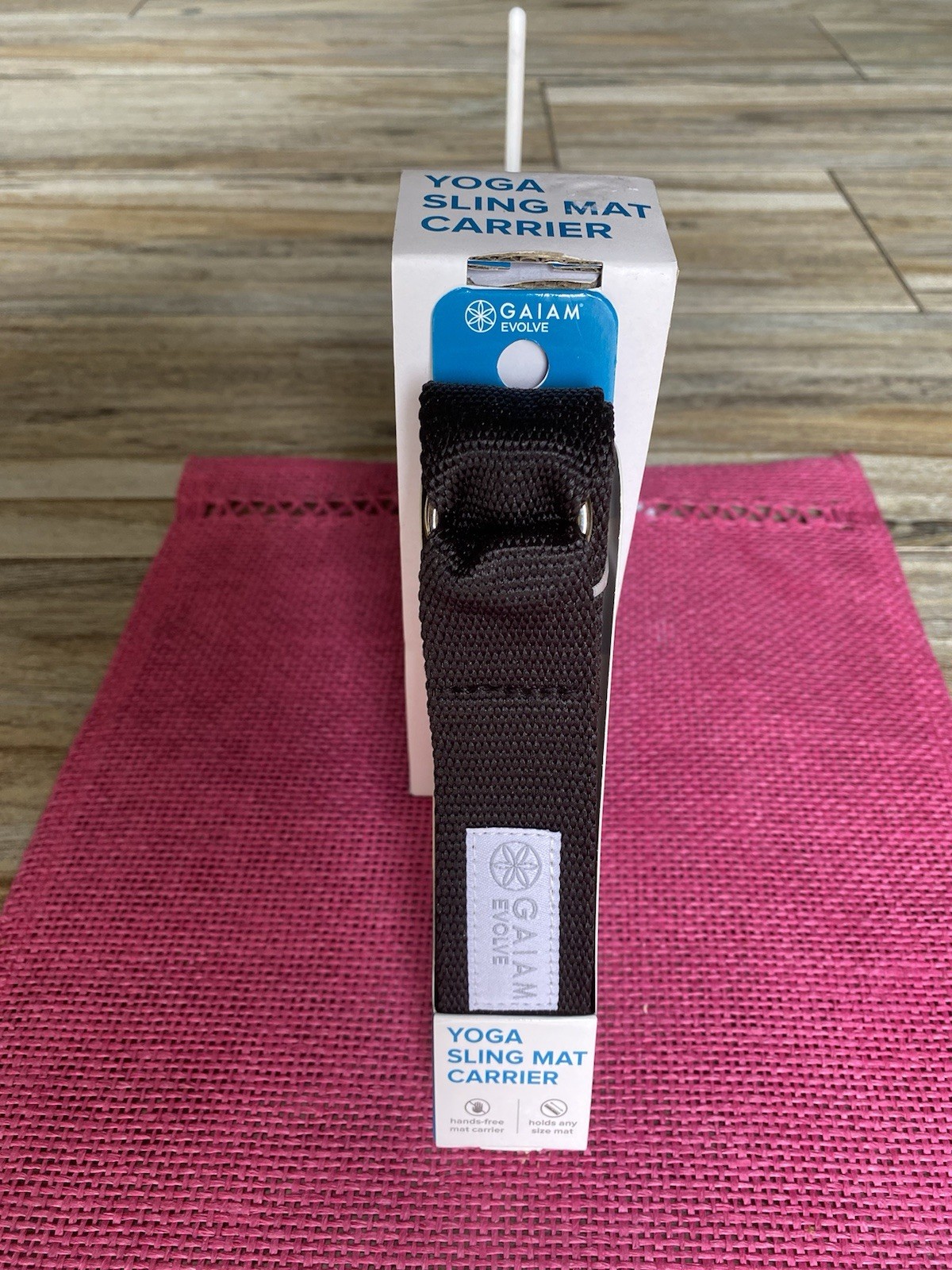 GAIAM EVOLVE=YOGA SLING MAT CARRIER= 1 PIECE = HANDS FREE=BLACK=AS PICTURED