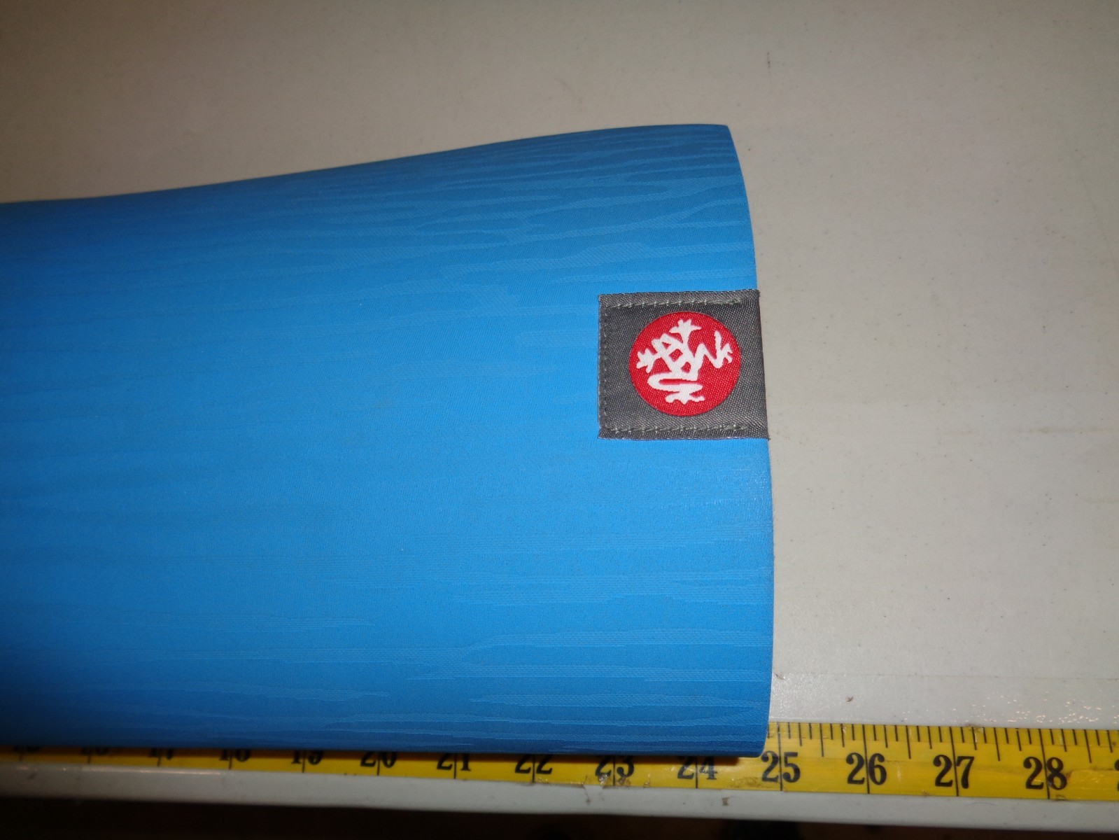 Manduka Skidless Non-Slip Yoga Mat eKO Lite, Silicone, Blue 24&Prime; x 71&Prime;
