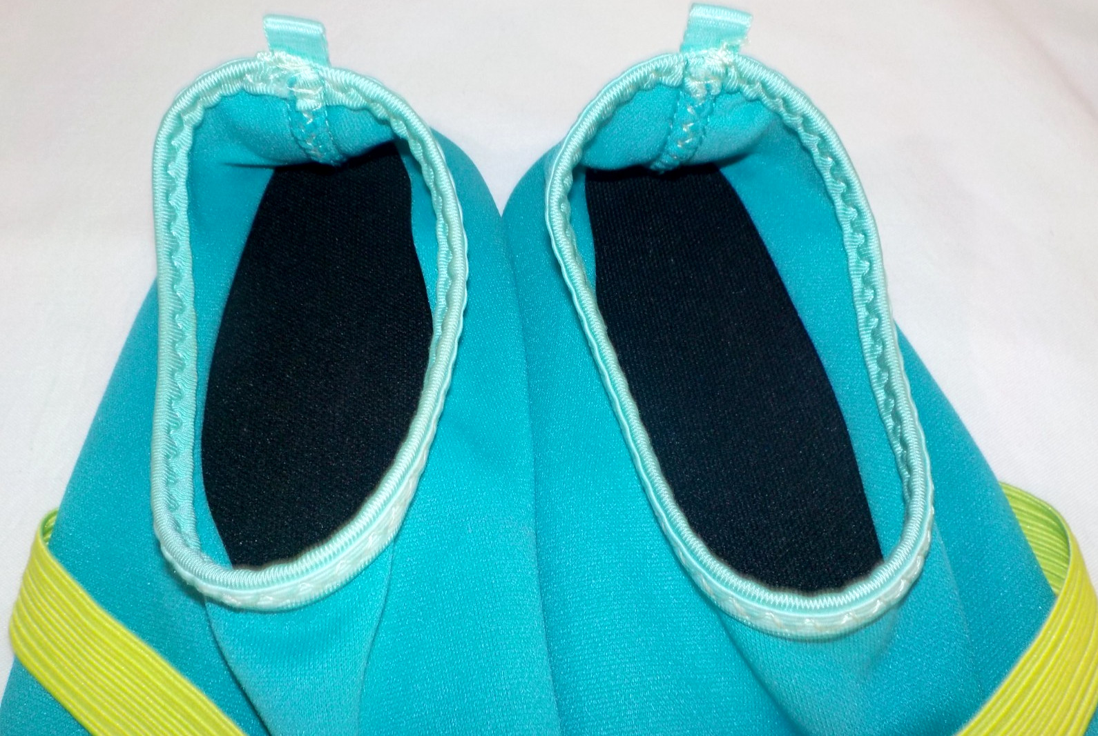 FITKICKS Live Well Foldable Classic Active Yoga Water Shoes LARGE Turquoise *EUC