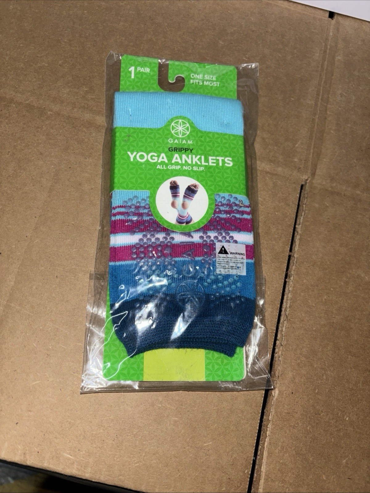 Gaiam Yoga Toe Ankle Socks Size One Sz Fits All Super Grip No Slip Unisex