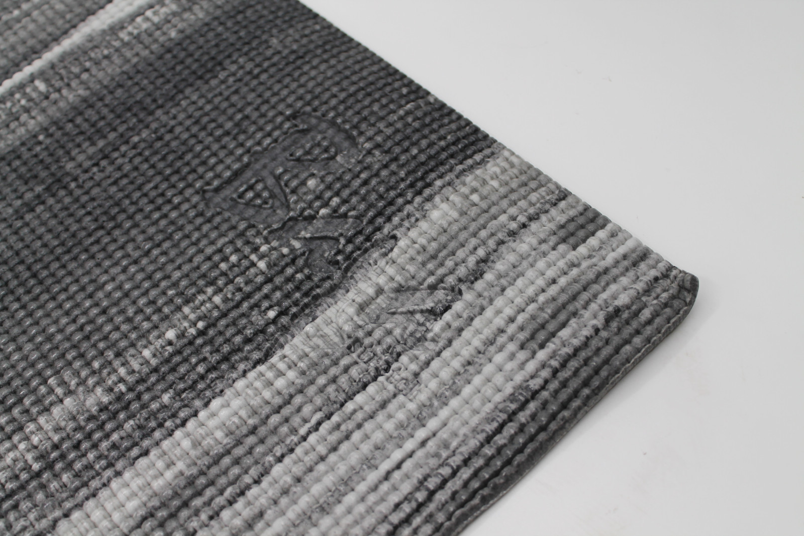 Rainbow Gray PVC Yoga Mat – « Vistoso » – 4.5mm, 1/6&Prime;