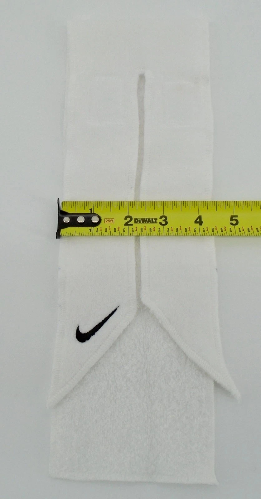 Nike Vapor Streamer Football Towel Men&rsquo;s White/Black