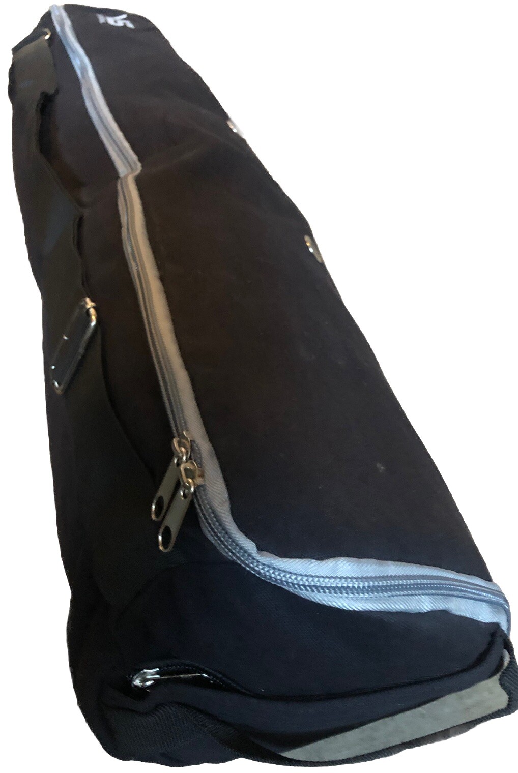 YAS UNIVERSAL Black Yoga Mat 28 in 7 in diameter Zip Carrying Protective Bag New