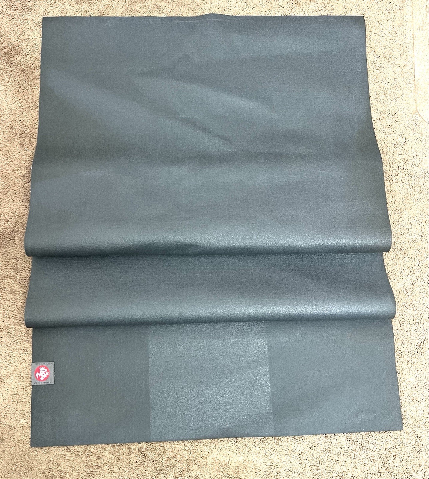 Manduka EKO Superlite Yoga Mat for Travel Lightweight Easy Roll & Fold Charocal