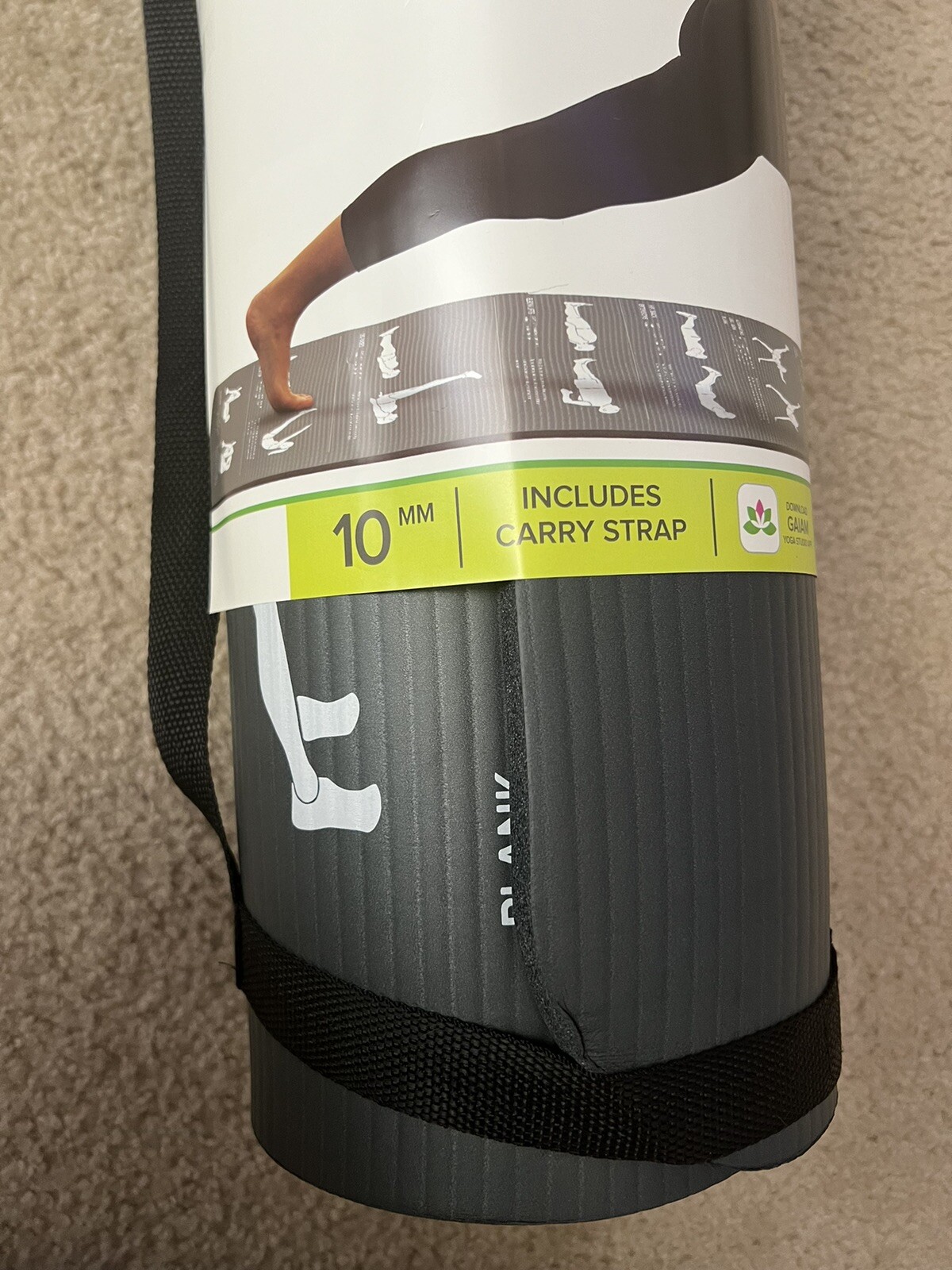 Gaiam Essentials Thick Yoga Mat Fitness & Exercise Mat with Easy-Cinch Yoga Mat