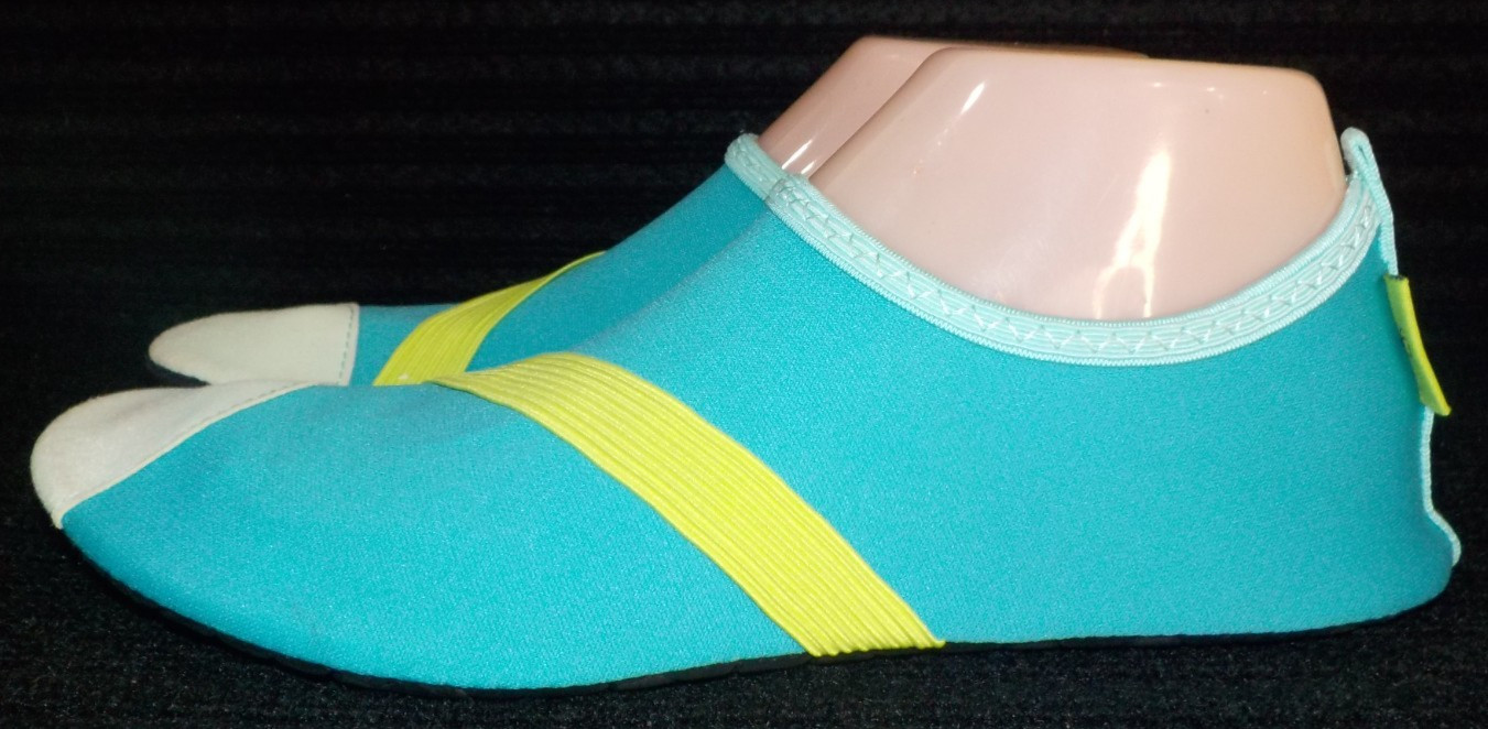 FITKICKS Live Well Foldable Classic Active Yoga Water Shoes LARGE Turquoise *EUC