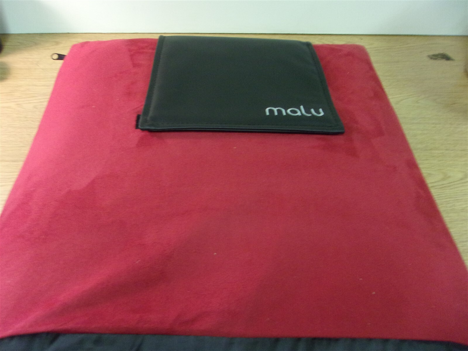 NEW Malu Luxury Padded Floor Chair with Back Support Red/Black