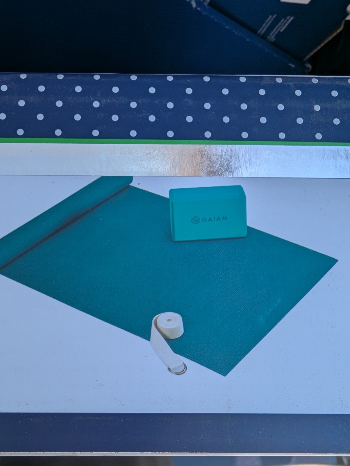 GAIAM YOGA Beginners Kit – NIB – Mat, 6&prime; Strap, Block, Digital Classes