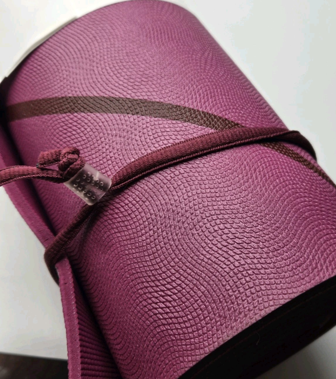 Ultra-Sticky Alignment Yoga Mat, Fuchsia, 6mm Thickness, Made from PVC-BRAND NEW