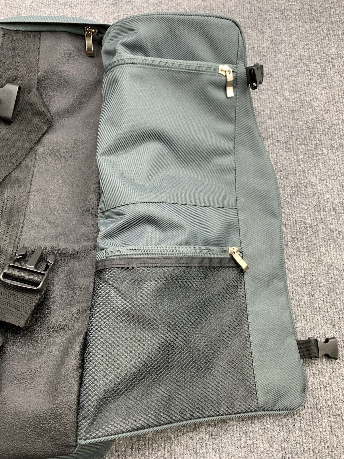 The Original Yoga Sak Backpack Bag Mat Strap Holder Green