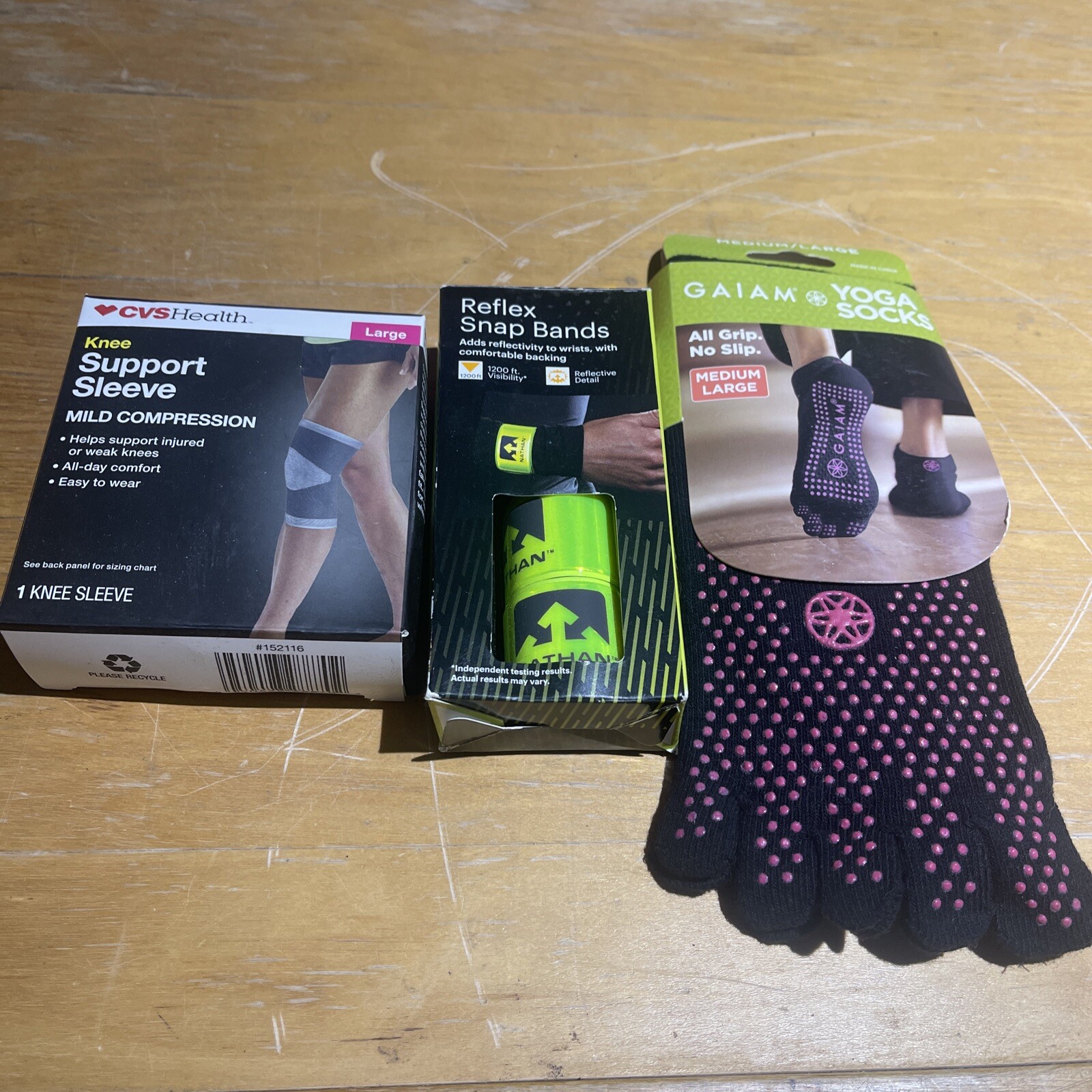 Gaiam Yoga Socks Super Grippy No Slip Black Size M/L Yoga Pilates Fitness Plus