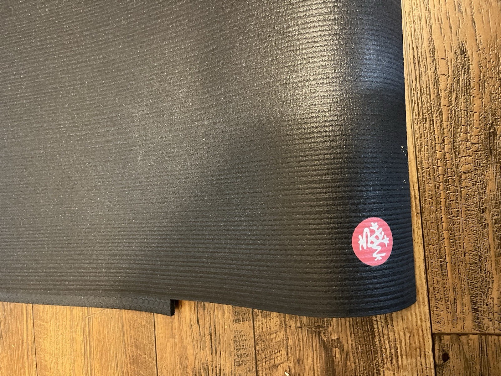 Manduka ProLite Yoga Mat 71 Black with Carry Strap Bag White