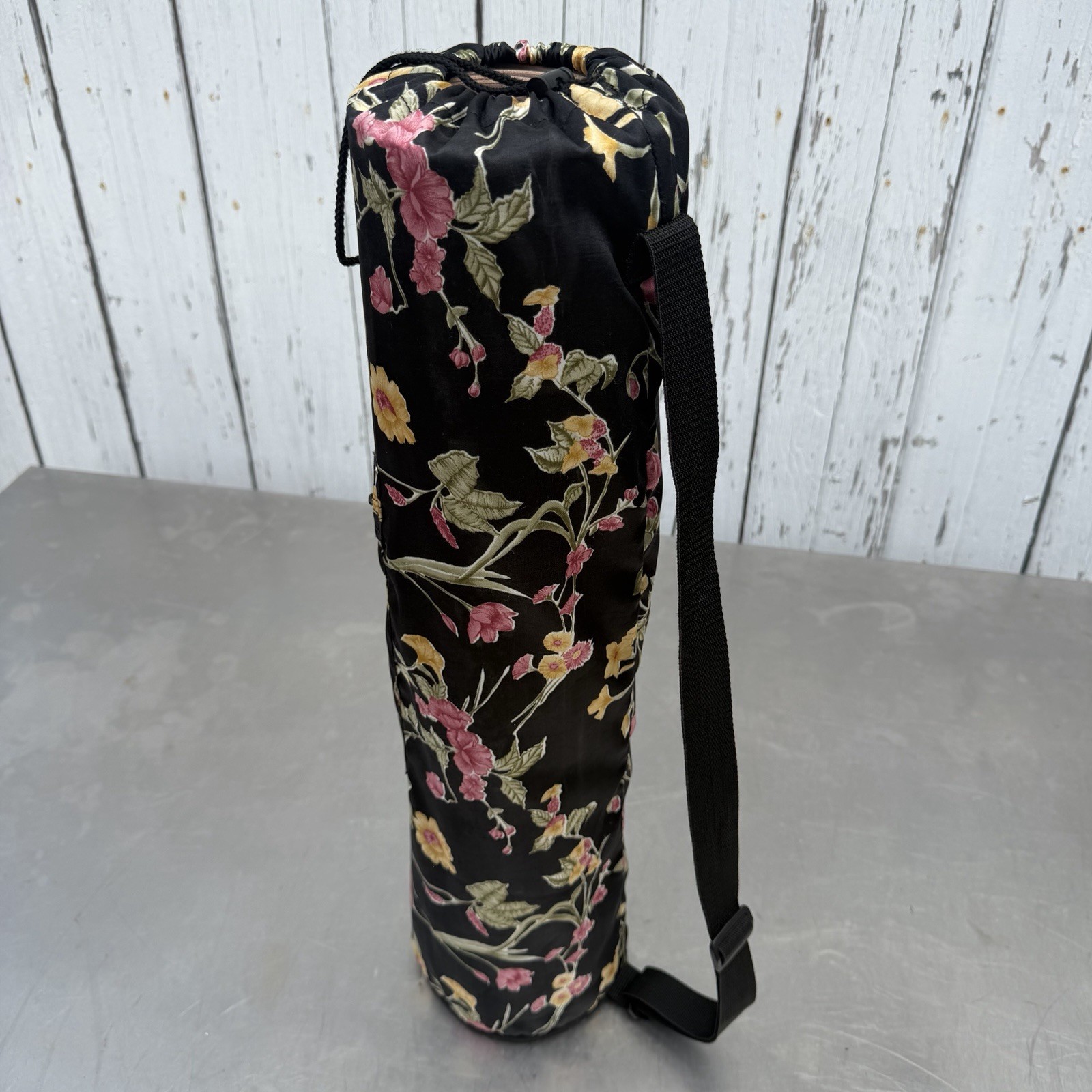 Lululemon Red Marble Non-Slip Yoga Mat 26” X 71” with Floral Carry Bag
