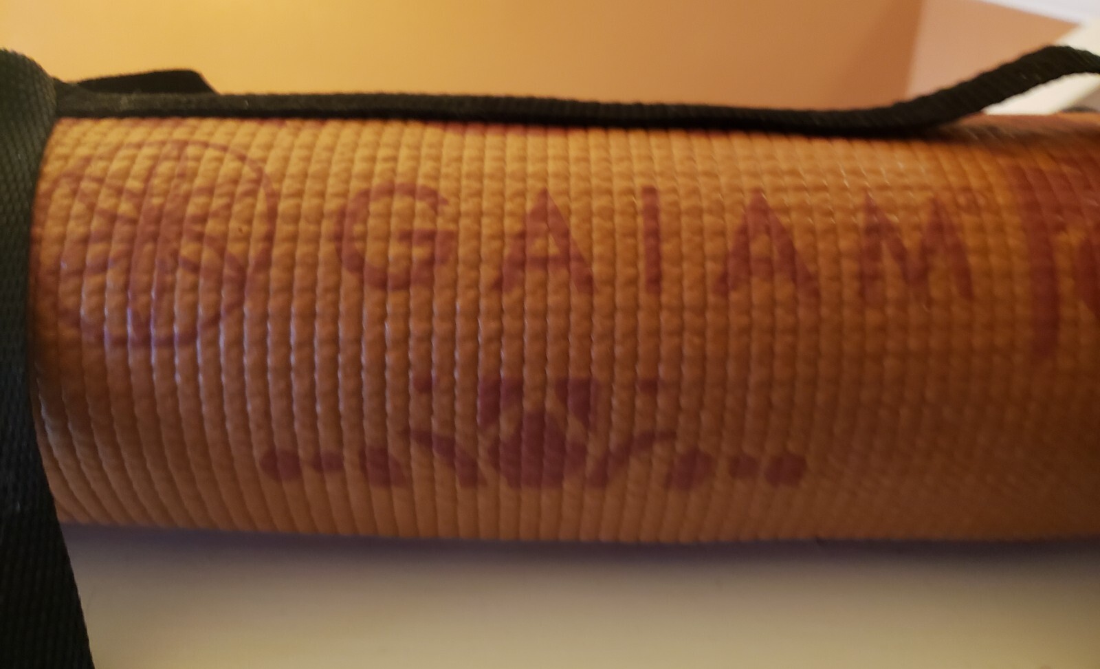 Gaiam Essentials Print Reversible Premium Yoga Mat , 6mm , carrier sling & socks