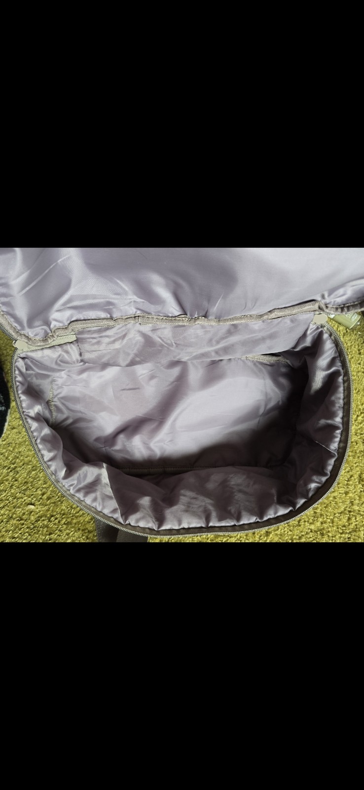 Beyond Yoga Gray Synthetic Mat Bag Adjustable Strap Zip Fastener 2 Pockets
