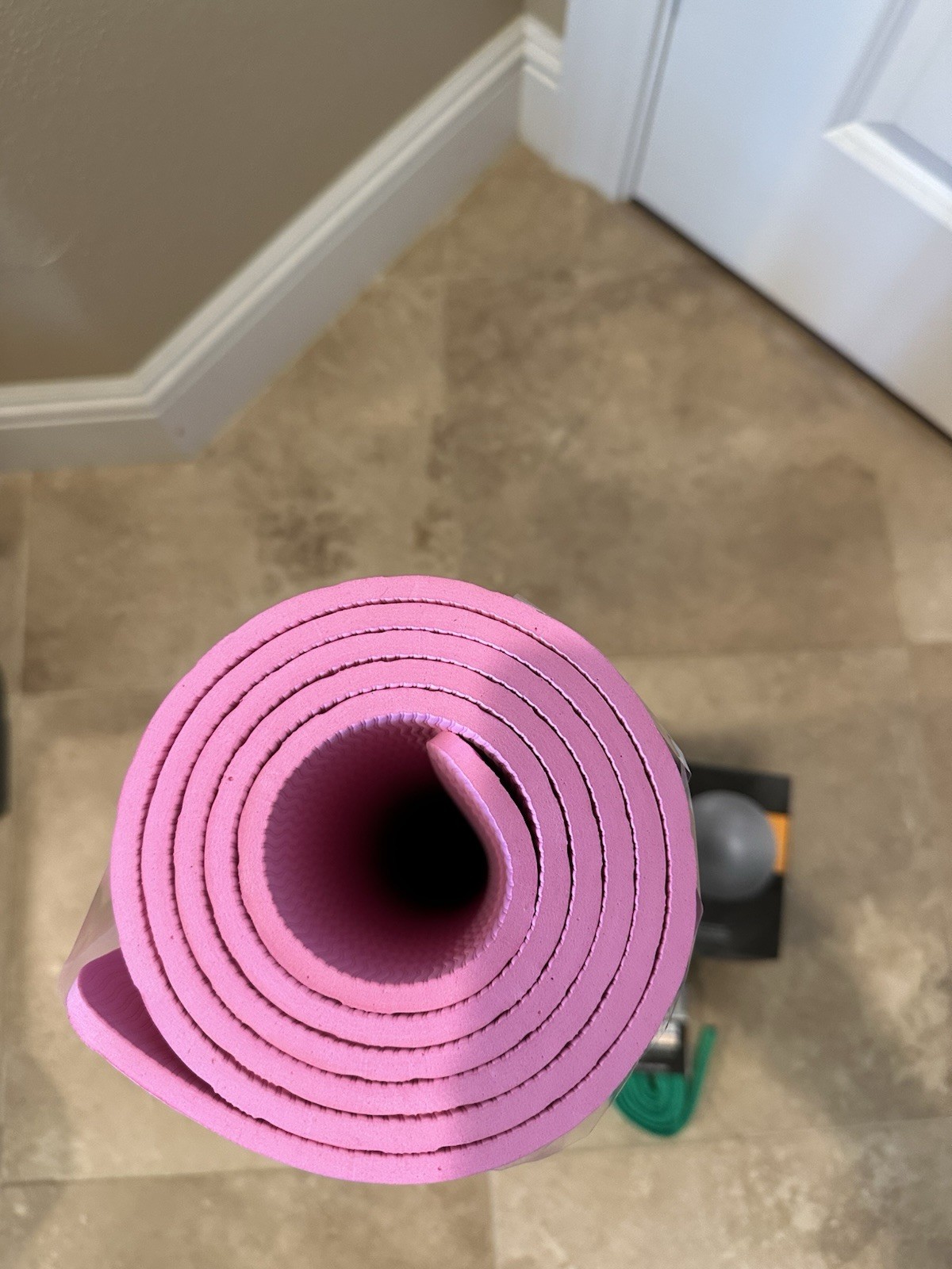 New Yoga Starter Kit 4Pc Set: Yoga Mat & Carrying Strap, Stretch Band, Ball+Pump