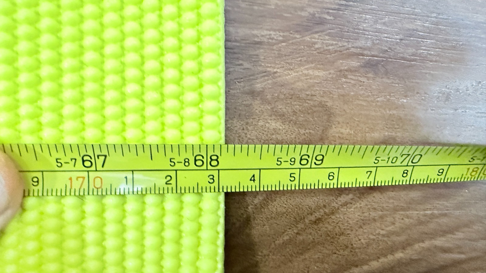 Gaiam Reversible Yoga Mat 24” x 68” Lime Green and Black Excellent Condition