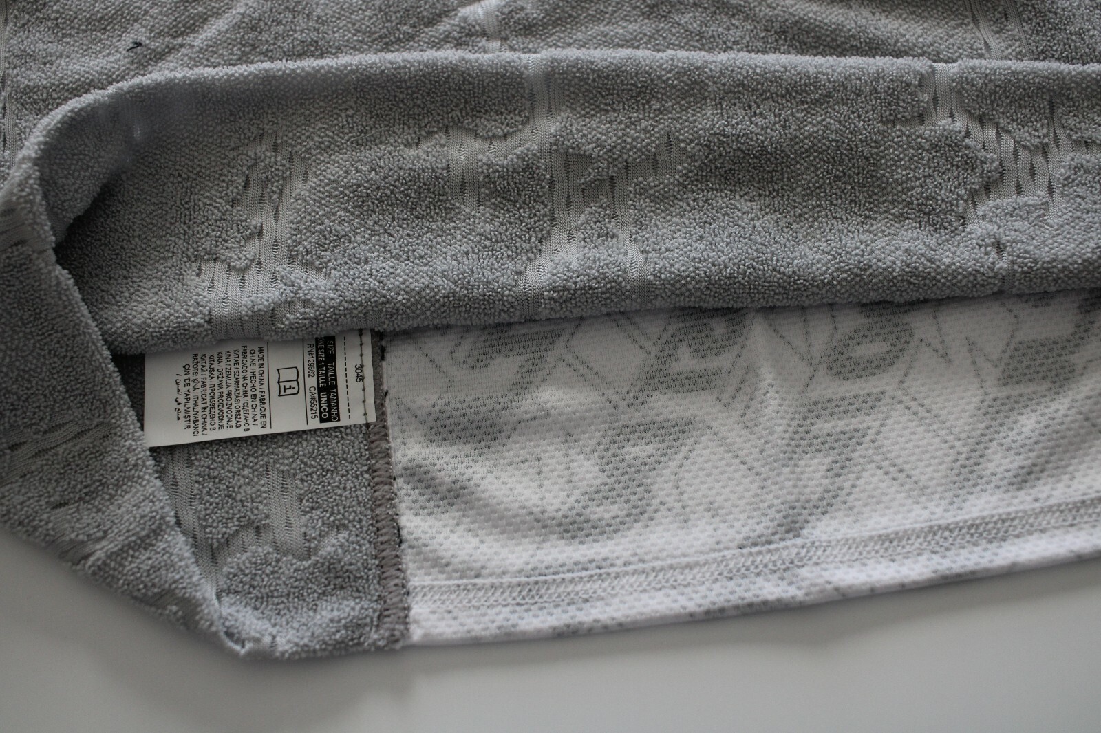 Nike Cooling Towel Scarf Light Smoke Grey/Anthracite/White Adult