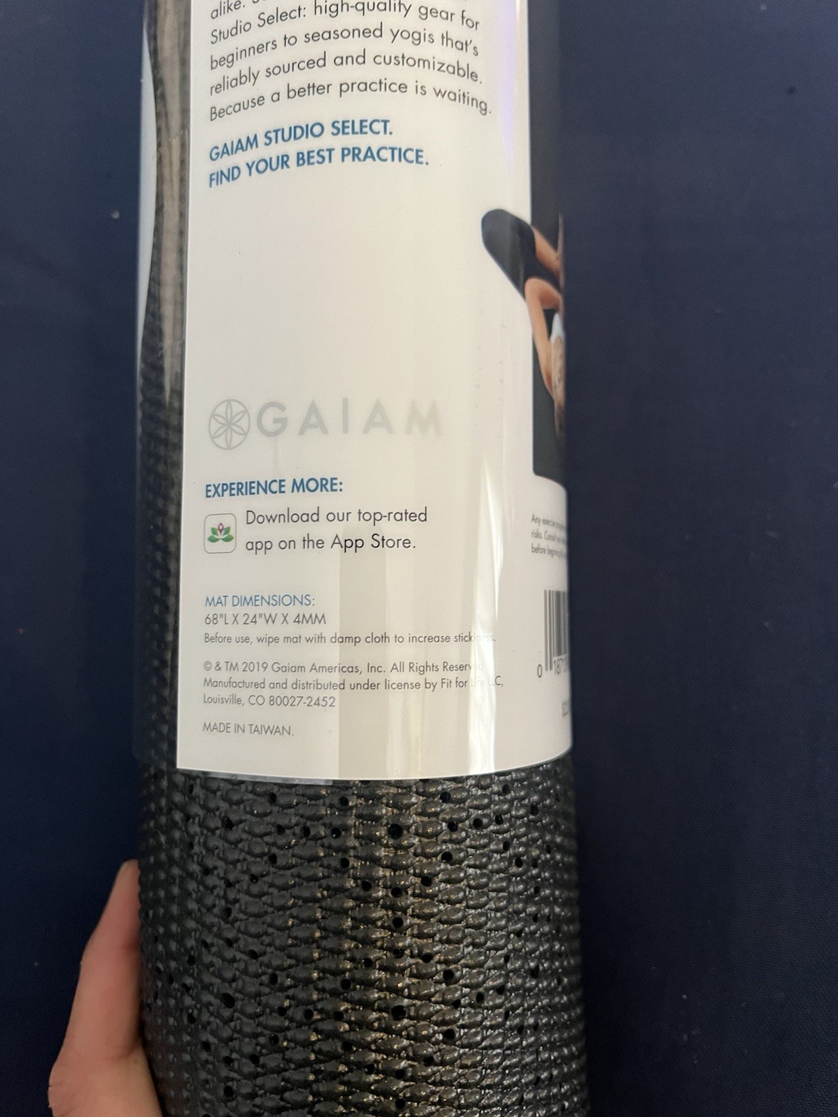 Amazing Deal! Gaiam 4MM Yoga Mat Non Slip Lightweight Black New MSRP $22